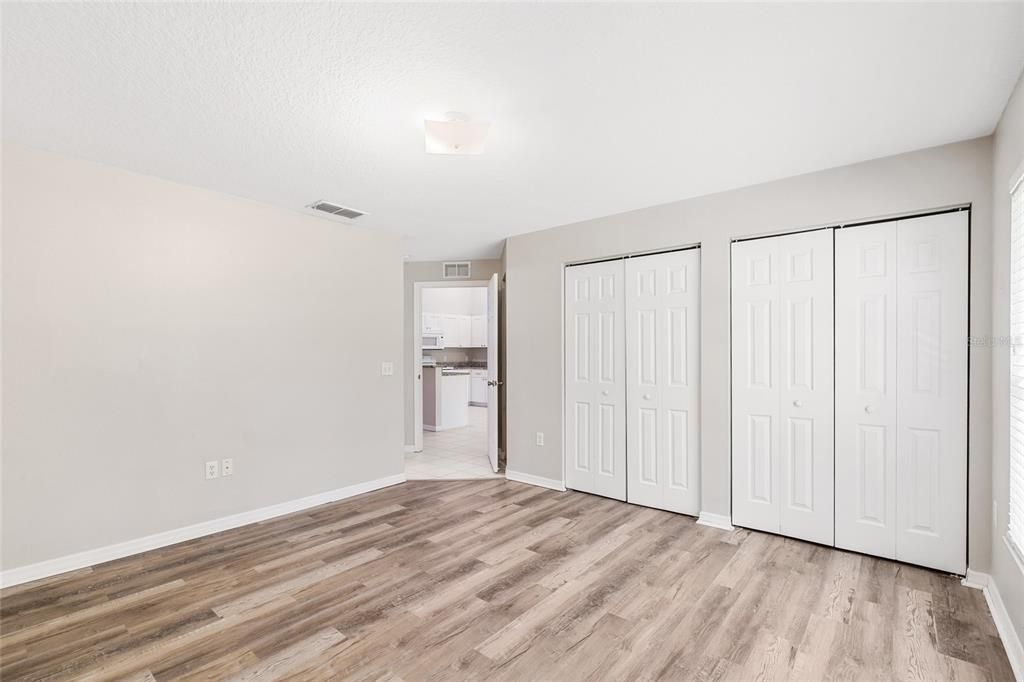 For Sale: $179,900 (3 beds, 2 baths, 1212 Square Feet)