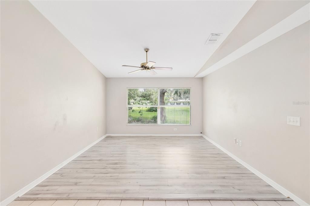 For Sale: $179,900 (3 beds, 2 baths, 1212 Square Feet)