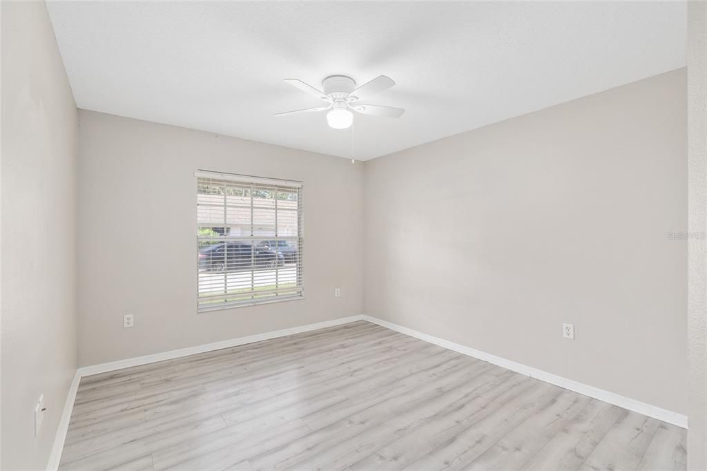 For Sale: $179,900 (3 beds, 2 baths, 1212 Square Feet)