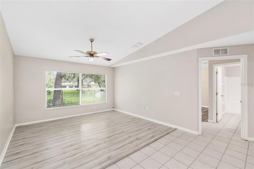 For Sale: $179,900 (3 beds, 2 baths, 1212 Square Feet)