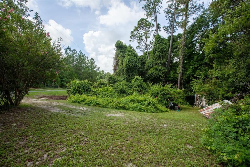 待售: $74,900 (1.36 acres)