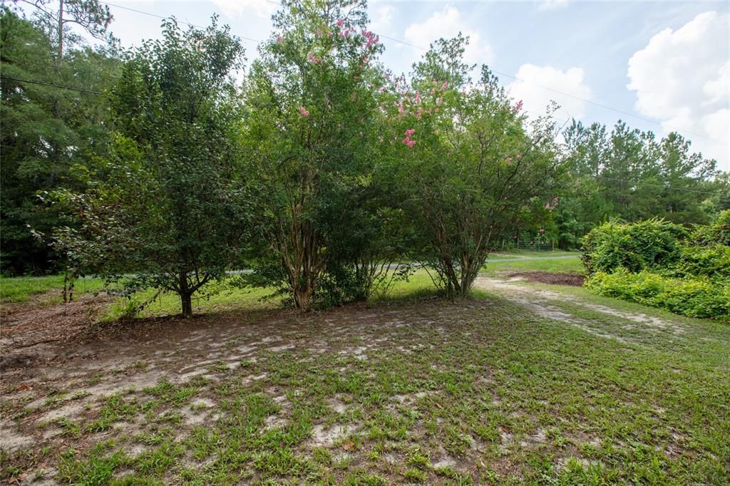 待售: $74,900 (1.36 acres)