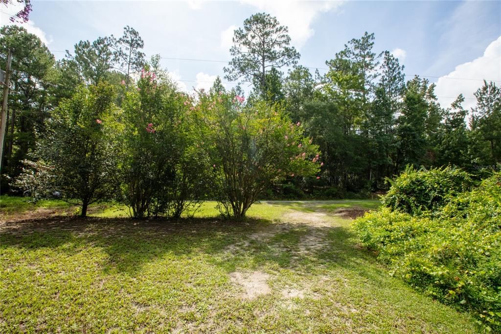 待售: $74,900 (1.36 acres)