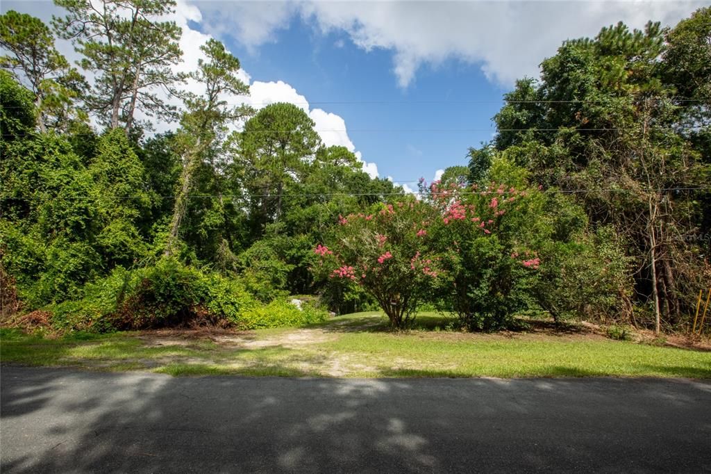 待售: $74,900 (1.36 acres)