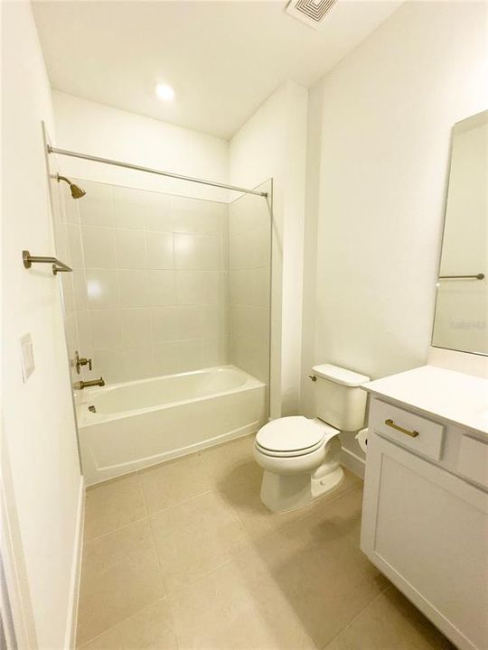 For Rent: $3,000 (4 beds, 3 baths, 2049 Square Feet)