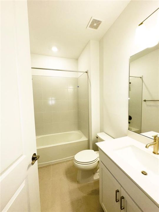 For Rent: $3,000 (4 beds, 3 baths, 2049 Square Feet)