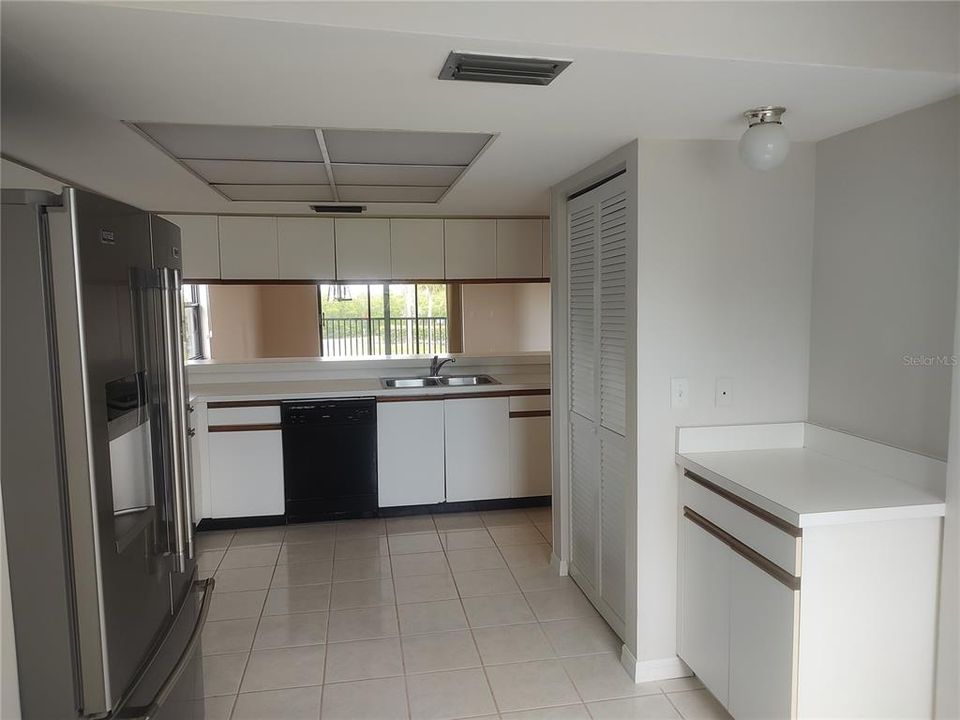 For Sale: $265,000 (2 beds, 2 baths, 1197 Square Feet)