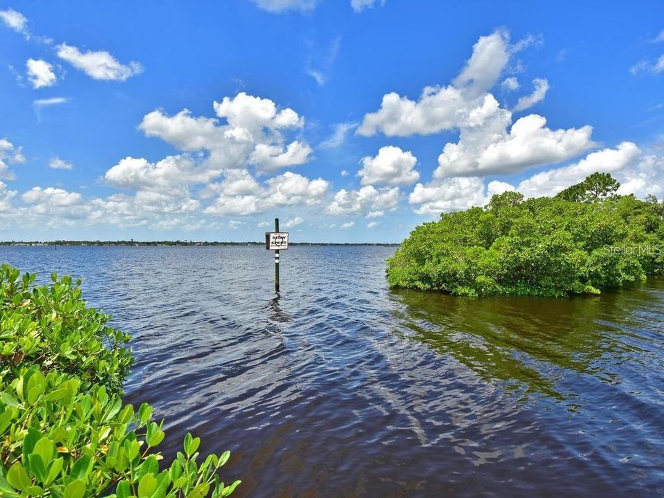 For Sale: $265,000 (2 beds, 2 baths, 1197 Square Feet)