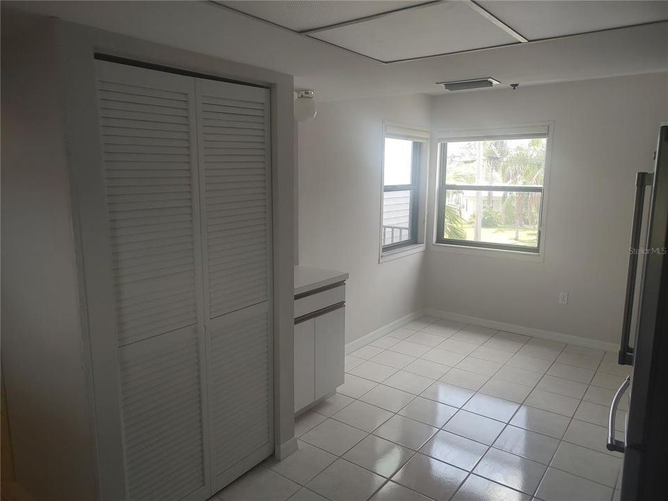 For Sale: $265,000 (2 beds, 2 baths, 1197 Square Feet)