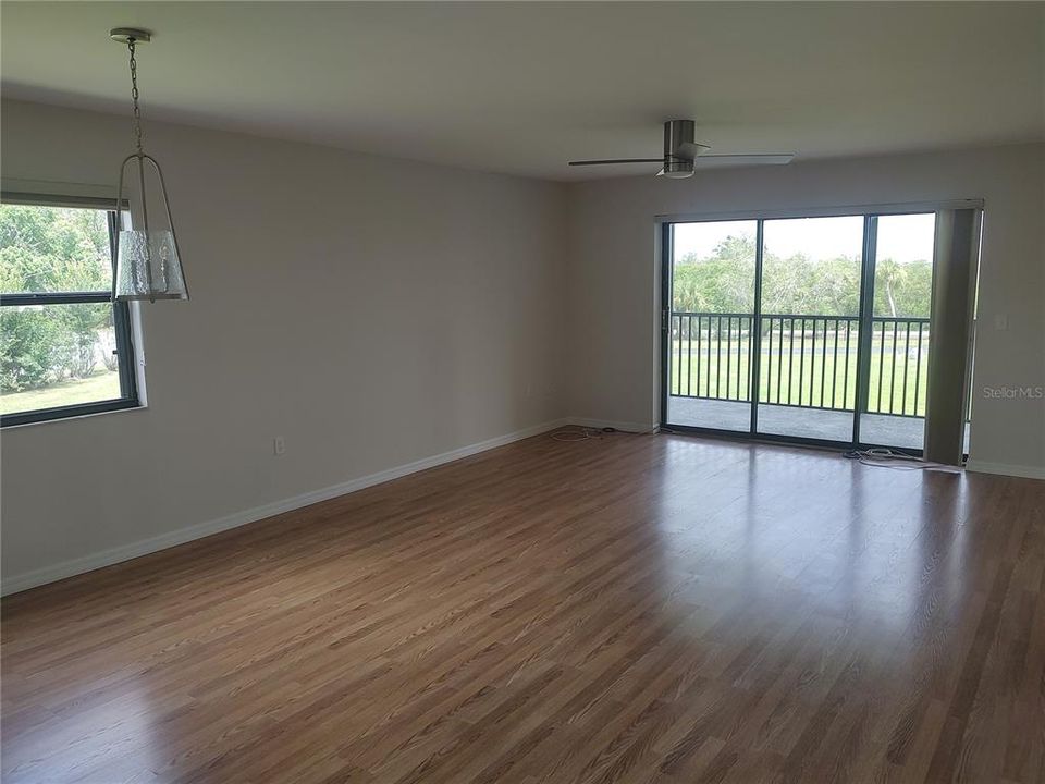 For Sale: $265,000 (2 beds, 2 baths, 1197 Square Feet)