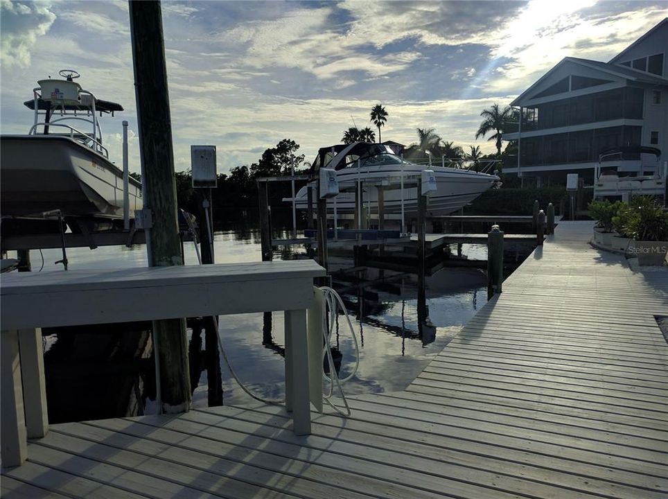 For Sale: $265,000 (2 beds, 2 baths, 1197 Square Feet)