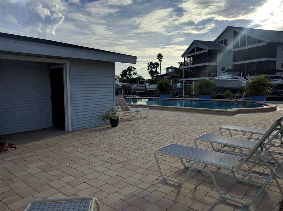 For Sale: $265,000 (2 beds, 2 baths, 1197 Square Feet)