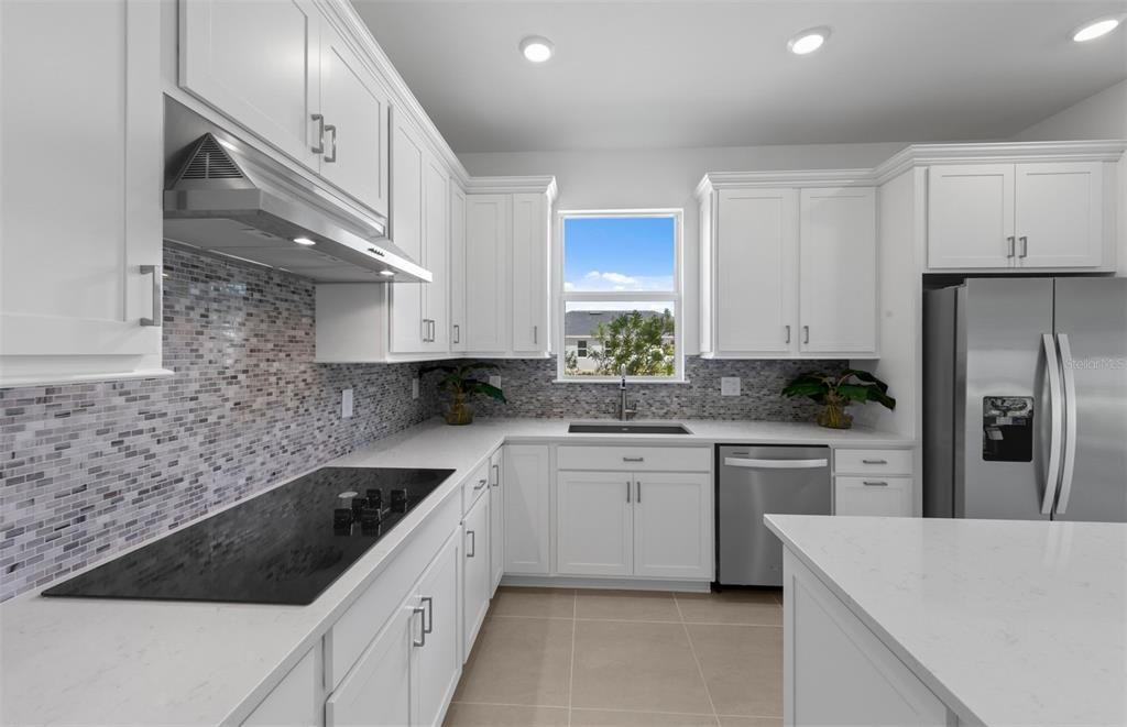 合同活跃: $459,055 (2 贝兹, 2 浴室, 1707 平方英尺)