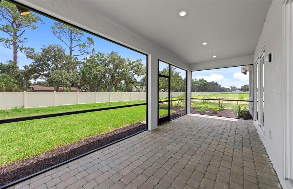 合同活跃: $459,055 (2 贝兹, 2 浴室, 1707 平方英尺)