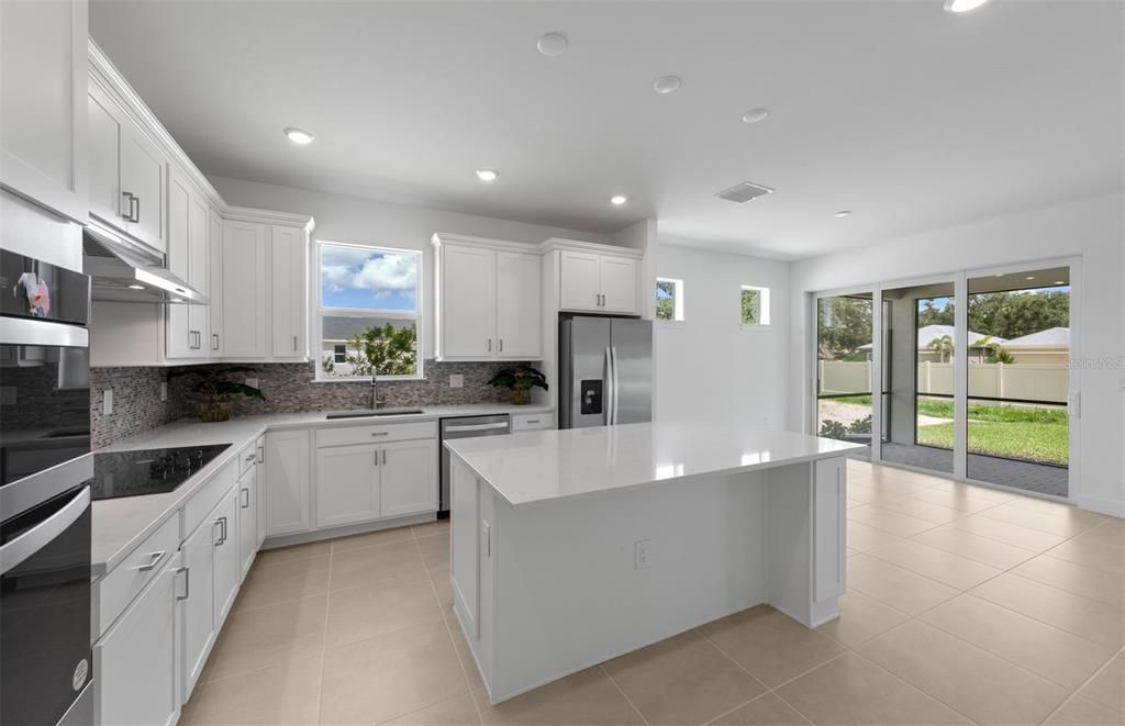 合同活跃: $459,055 (2 贝兹, 2 浴室, 1707 平方英尺)