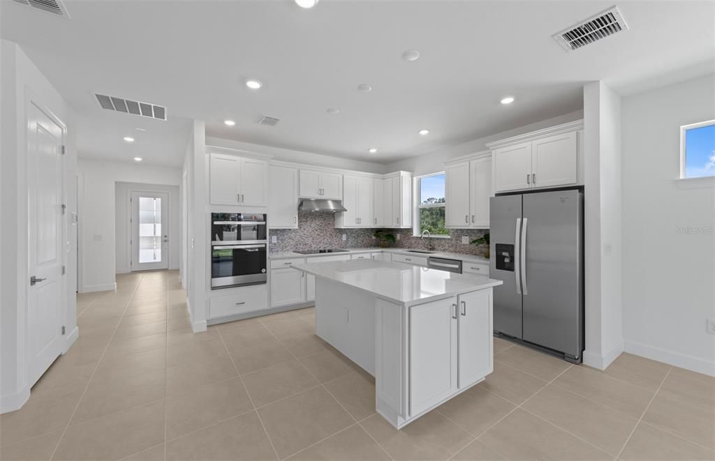 合同活跃: $459,055 (2 贝兹, 2 浴室, 1707 平方英尺)