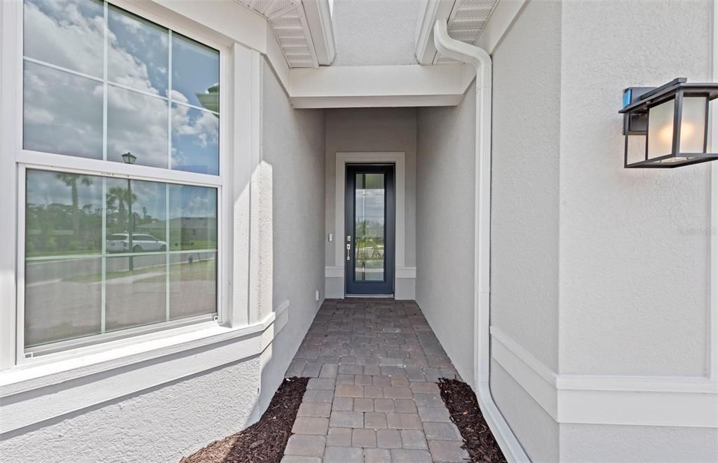 合同活跃: $459,055 (2 贝兹, 2 浴室, 1707 平方英尺)