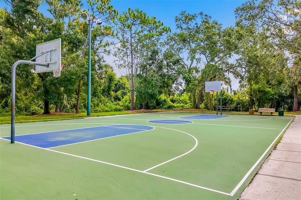 Active With Contract: $179,985 (2 beds, 2 baths, 954 Square Feet)