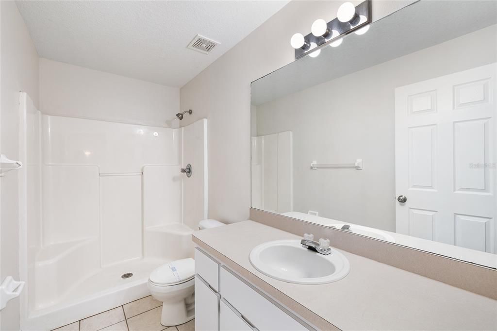 На продажу: $169,900 (3 спален, 2 ванн, 1212 Квадратных фут)