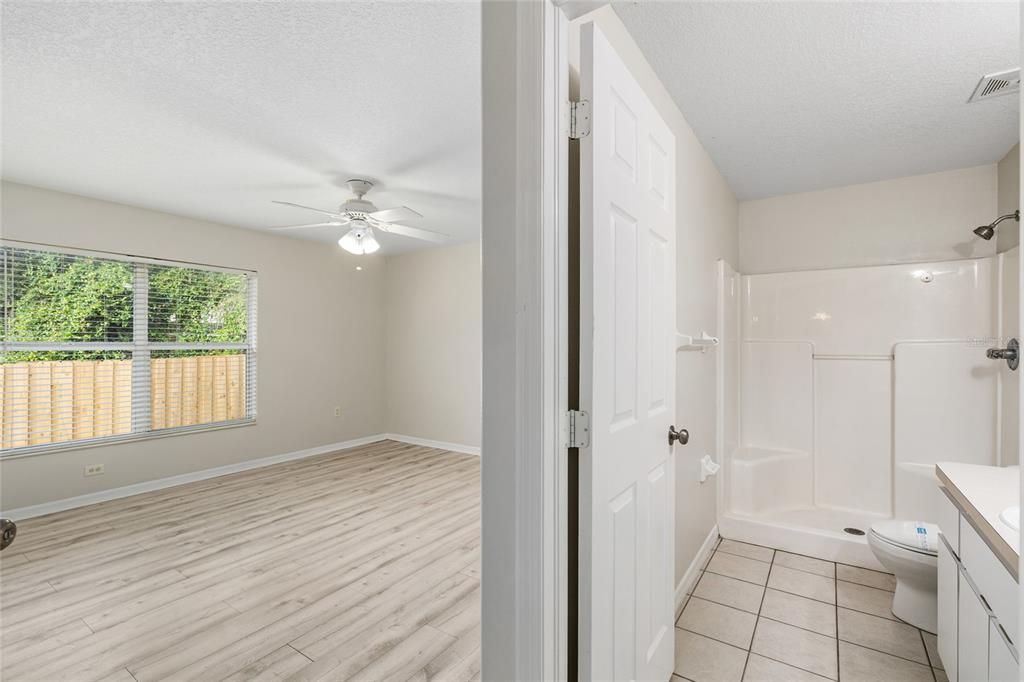 На продажу: $169,900 (3 спален, 2 ванн, 1212 Квадратных фут)