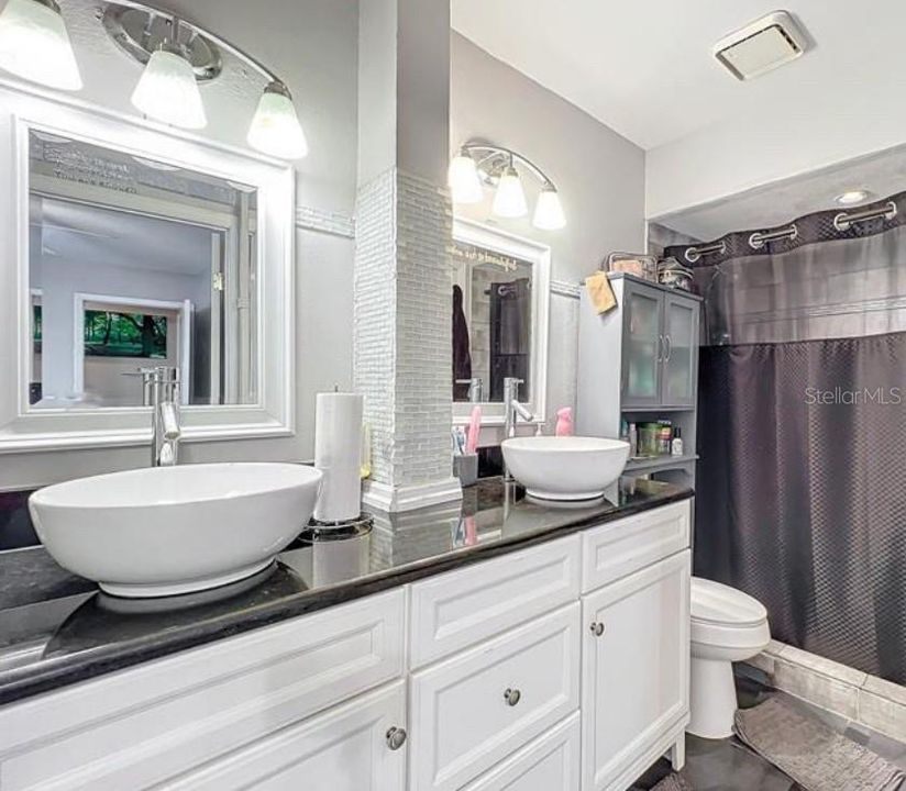 For Rent: $1,800 (2 beds, 1 baths, 1190 Square Feet)