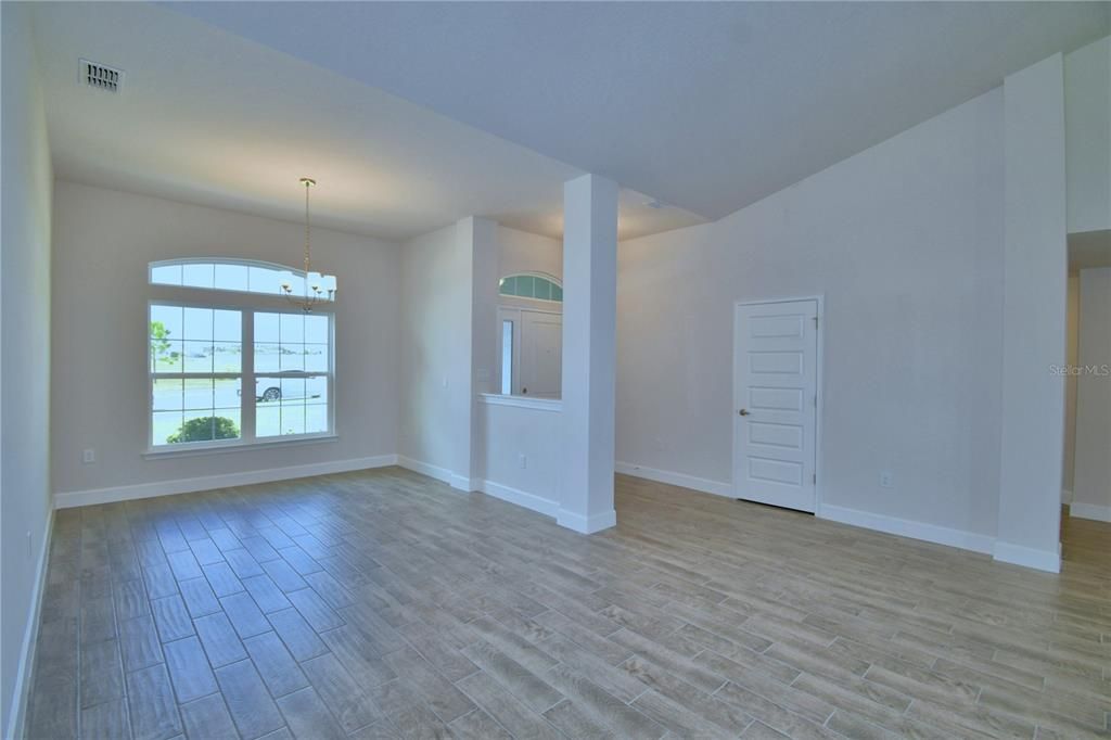 Activo con contrato: $552,526 (4 camas, 3 baños, 3000 Pies cuadrados)