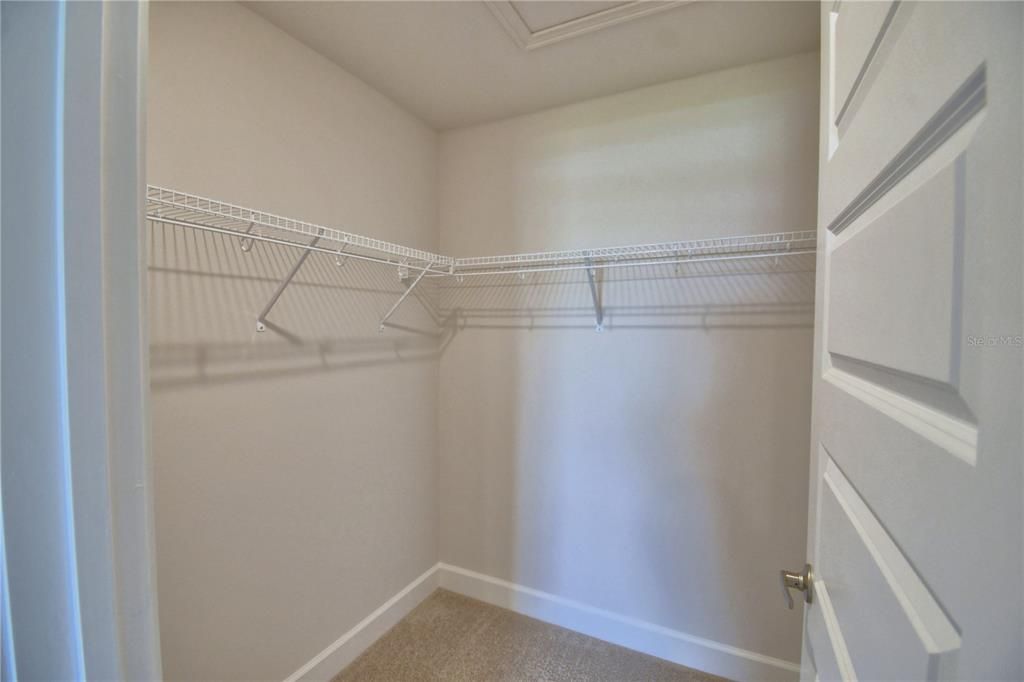 Activo con contrato: $552,526 (4 camas, 3 baños, 3000 Pies cuadrados)