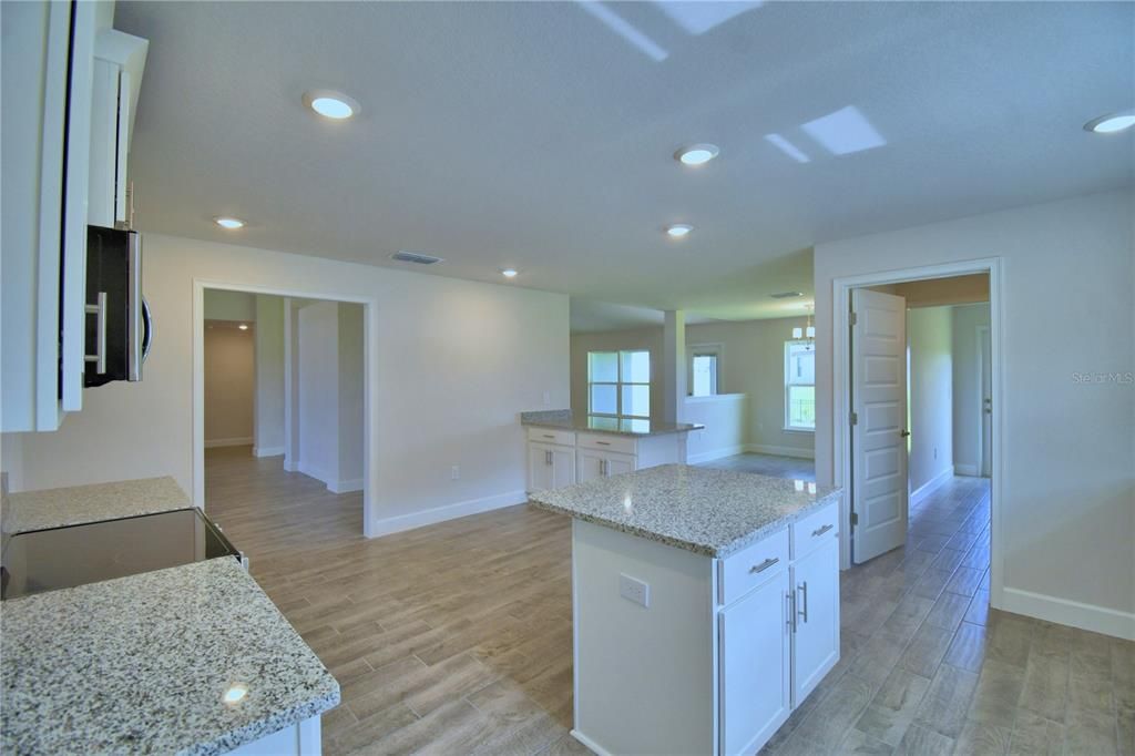 Activo con contrato: $552,526 (4 camas, 3 baños, 3000 Pies cuadrados)