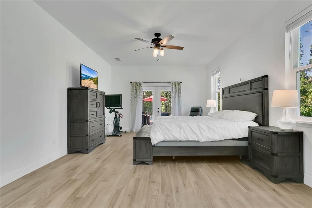 For Sale: $1,500,000 (4 beds, 3 baths, 2375 Square Feet)