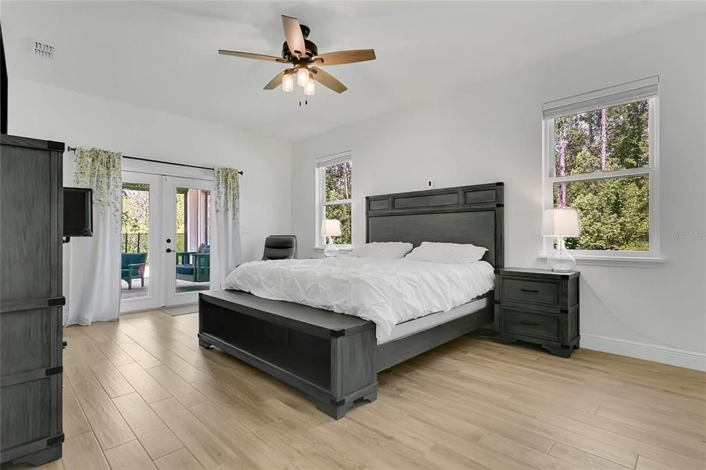 For Sale: $1,500,000 (4 beds, 3 baths, 2375 Square Feet)