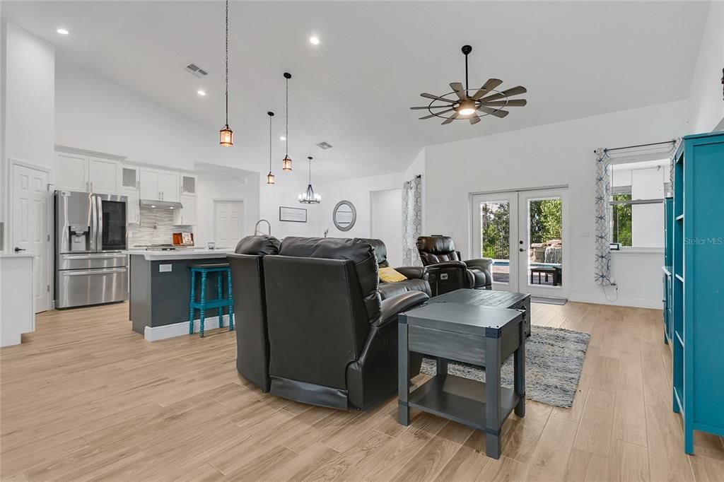 For Sale: $1,500,000 (4 beds, 3 baths, 2375 Square Feet)