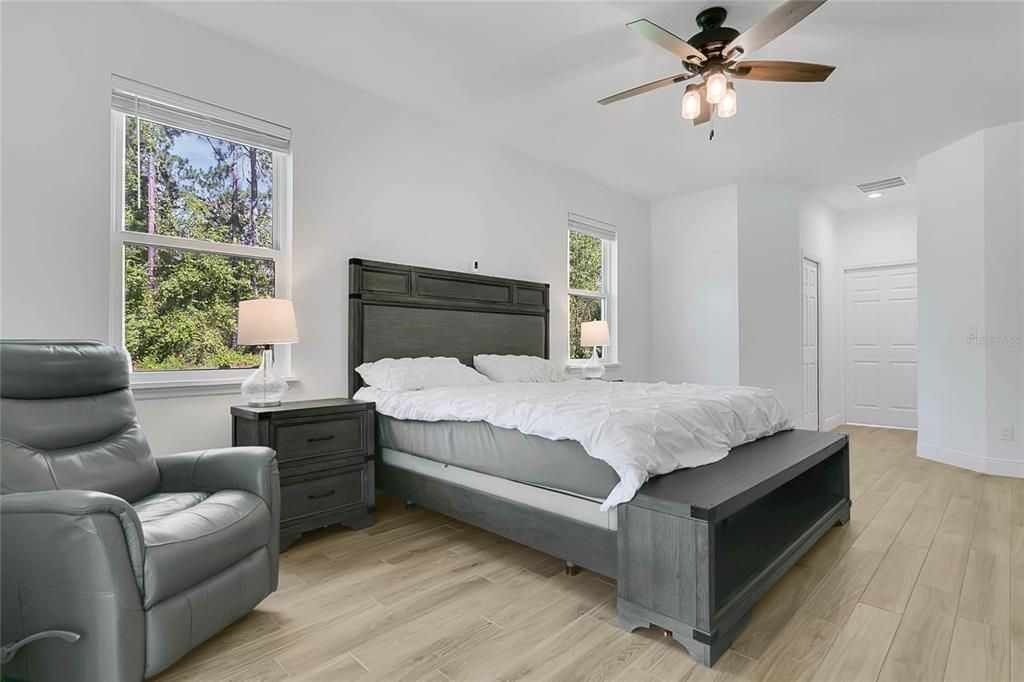 For Sale: $1,500,000 (4 beds, 3 baths, 2375 Square Feet)