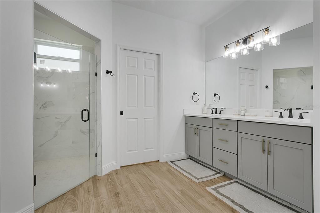 For Sale: $1,500,000 (4 beds, 3 baths, 2375 Square Feet)