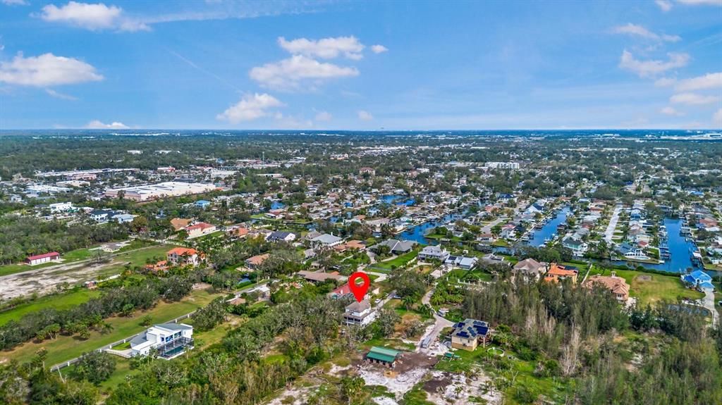 Под контрактом: $765,000 (4 спален, 2 ванн, 2560 Квадратных фут)