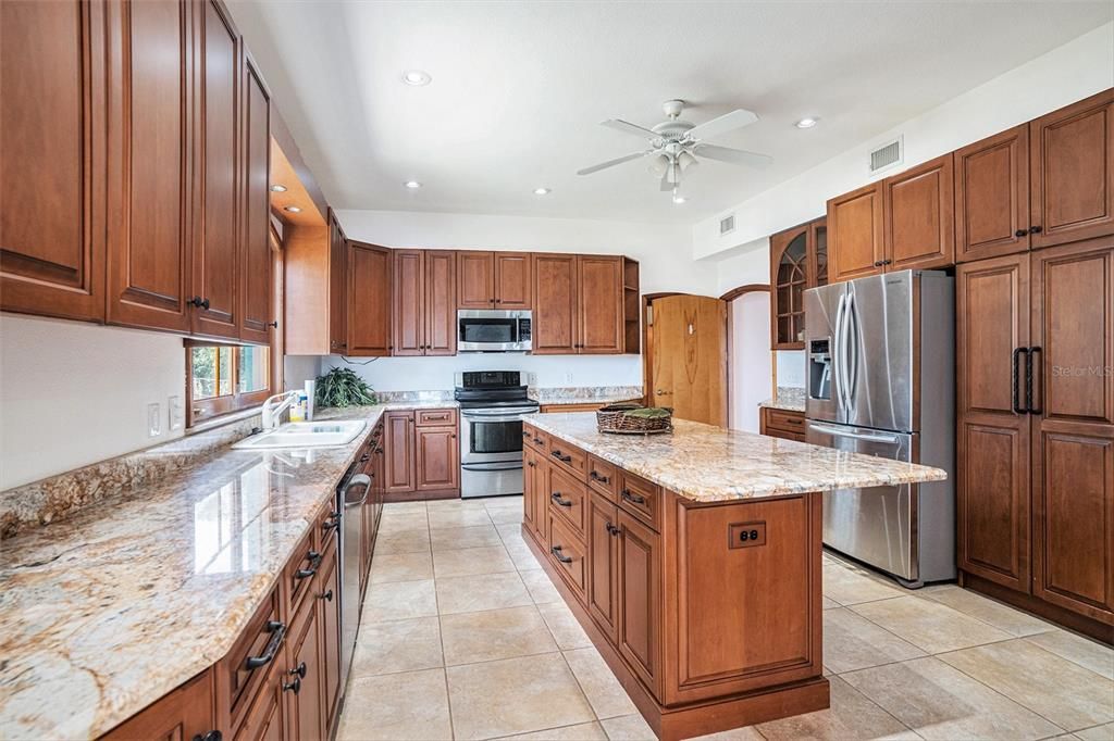 На продажу: $2,400,000 (4 спален, 3 ванн, 2950 Квадратных фут)