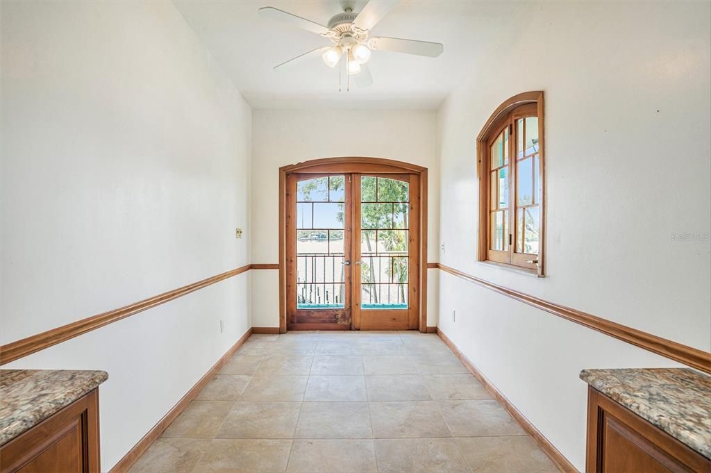 На продажу: $2,400,000 (4 спален, 3 ванн, 2950 Квадратных фут)