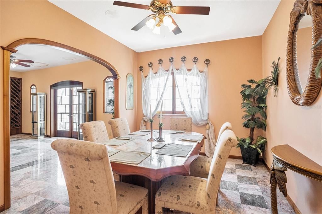 На продажу: $2,400,000 (4 спален, 3 ванн, 2950 Квадратных фут)