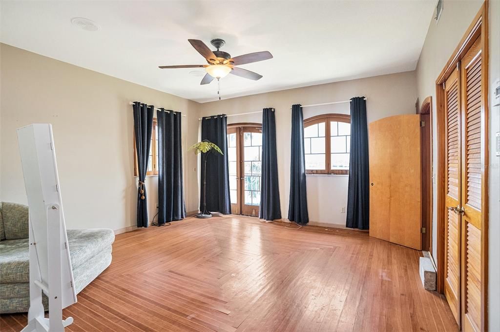 На продажу: $2,400,000 (4 спален, 3 ванн, 2950 Квадратных фут)