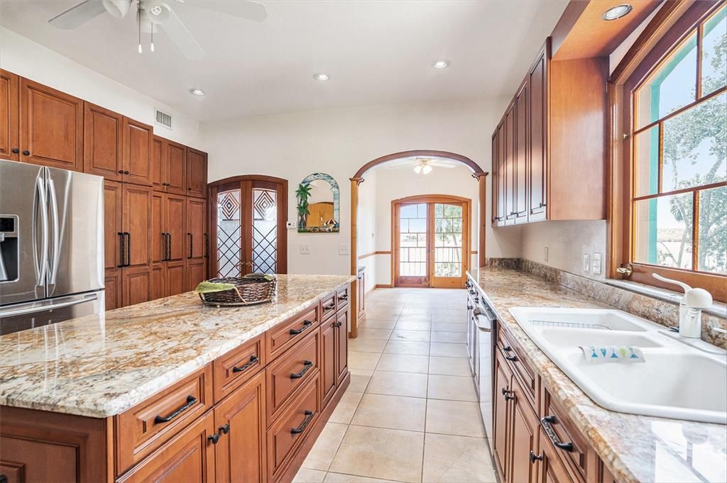 На продажу: $2,400,000 (4 спален, 3 ванн, 2950 Квадратных фут)