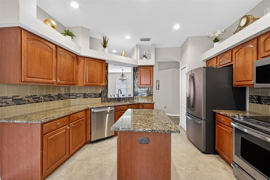 For Sale: $545,000 (3 beds, 2 baths, 2564 Square Feet)