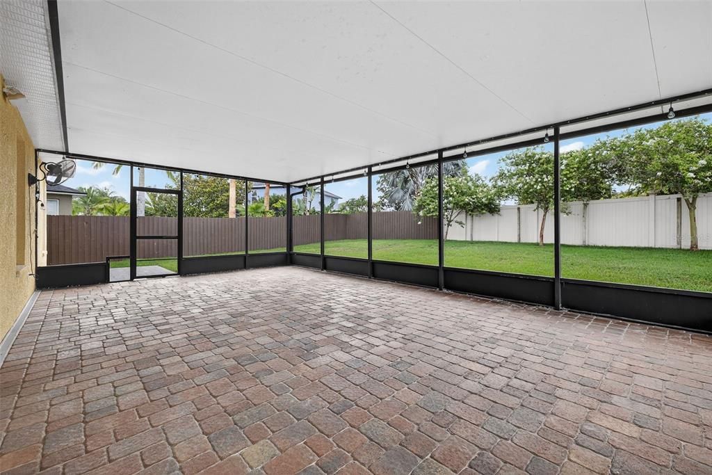 For Sale: $545,000 (3 beds, 2 baths, 2564 Square Feet)