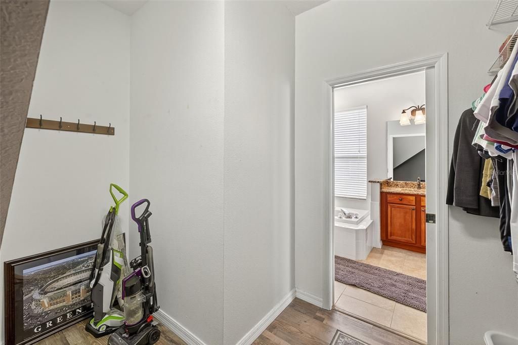 For Sale: $545,000 (3 beds, 2 baths, 2564 Square Feet)