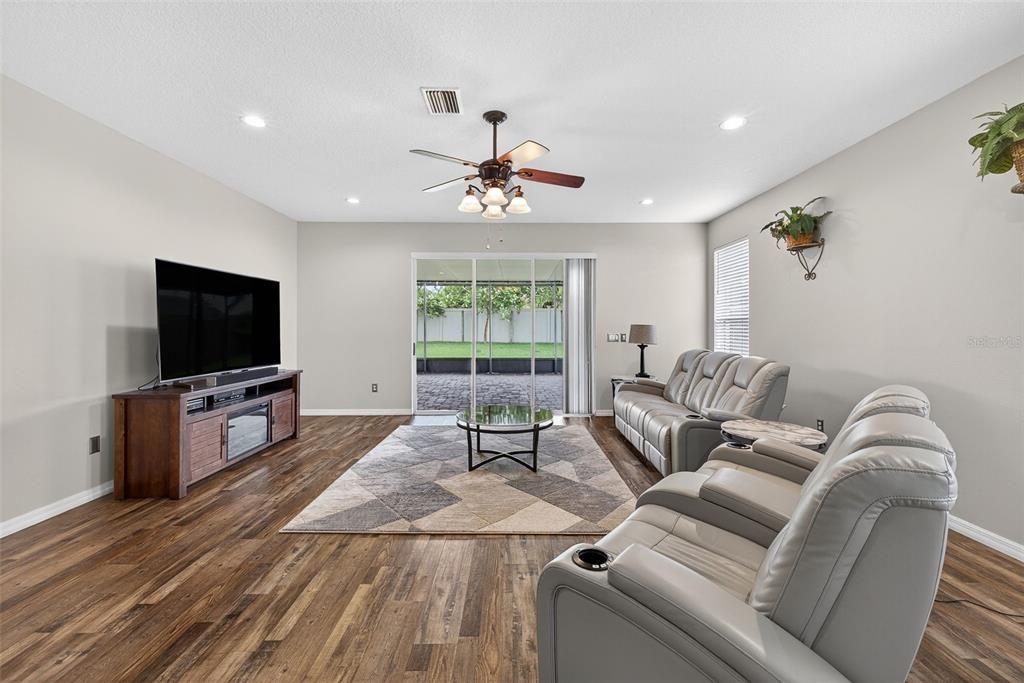 For Sale: $545,000 (3 beds, 2 baths, 2564 Square Feet)