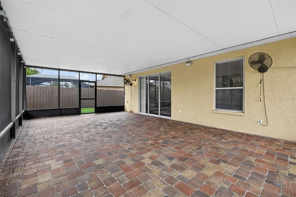 For Sale: $545,000 (3 beds, 2 baths, 2564 Square Feet)