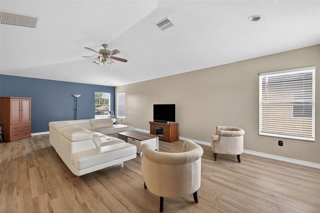 For Sale: $545,000 (3 beds, 2 baths, 2564 Square Feet)