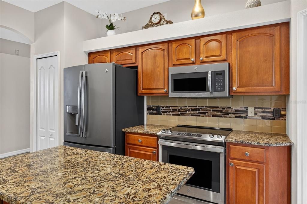 For Sale: $545,000 (3 beds, 2 baths, 2564 Square Feet)