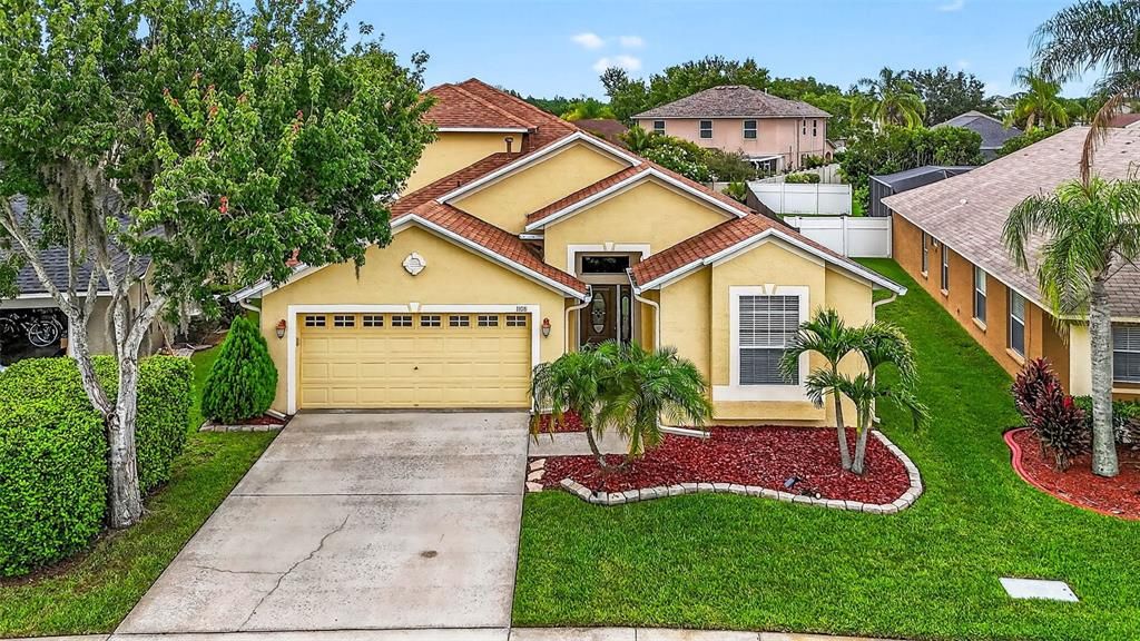 For Sale: $545,000 (3 beds, 2 baths, 2564 Square Feet)