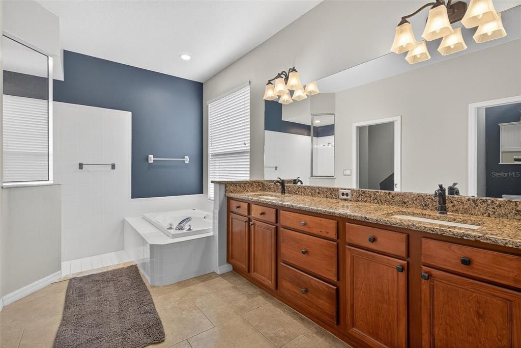 For Sale: $545,000 (3 beds, 2 baths, 2564 Square Feet)