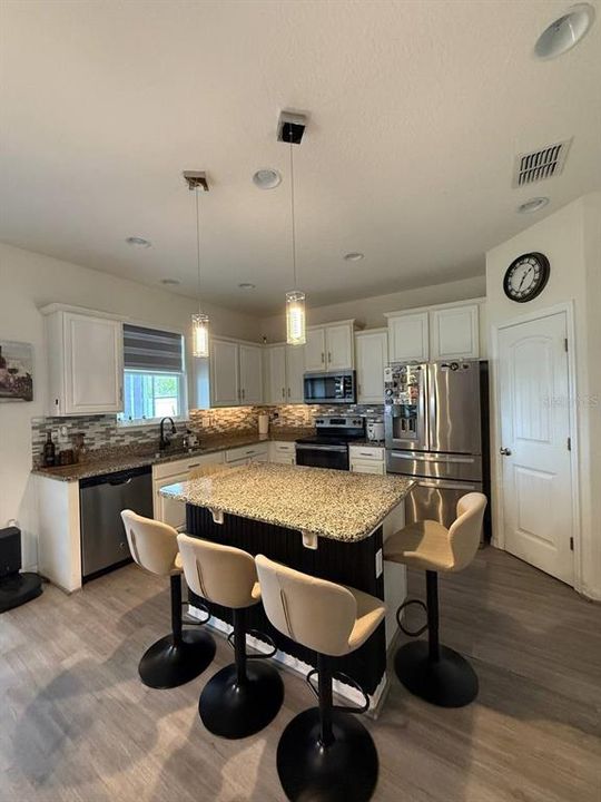 For Rent: $3,200 (4 beds, 2 baths, 2174 Square Feet)