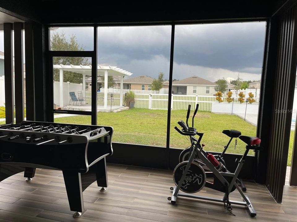 For Rent: $3,200 (4 beds, 2 baths, 2174 Square Feet)